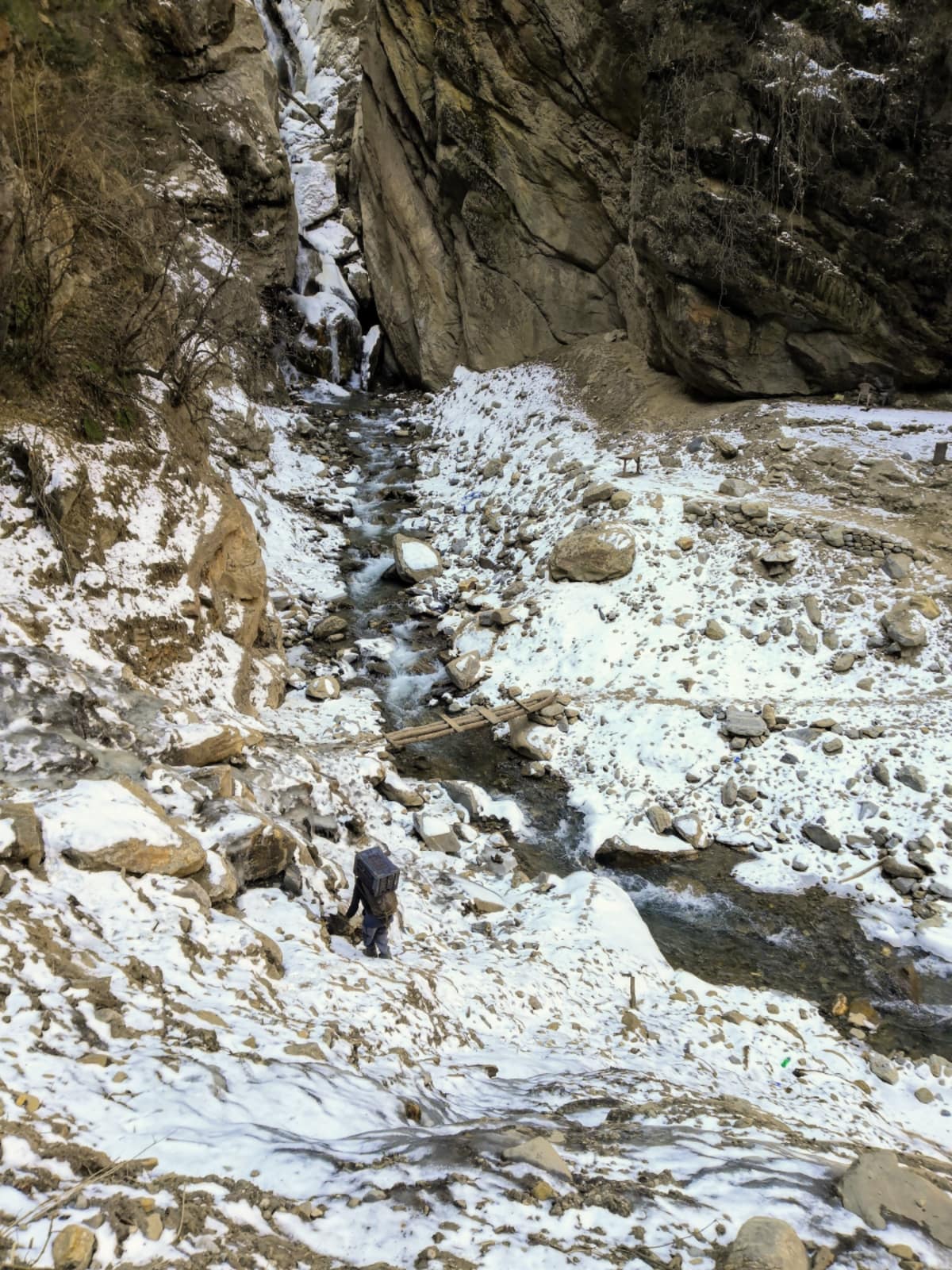 Kheer Ganga trek route in winter
